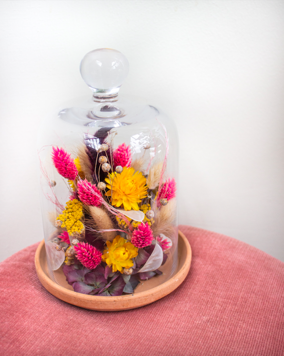 Cloche de fleurs séchées