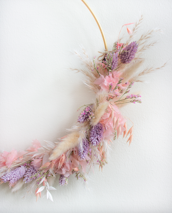 couronne de fleurs séchées