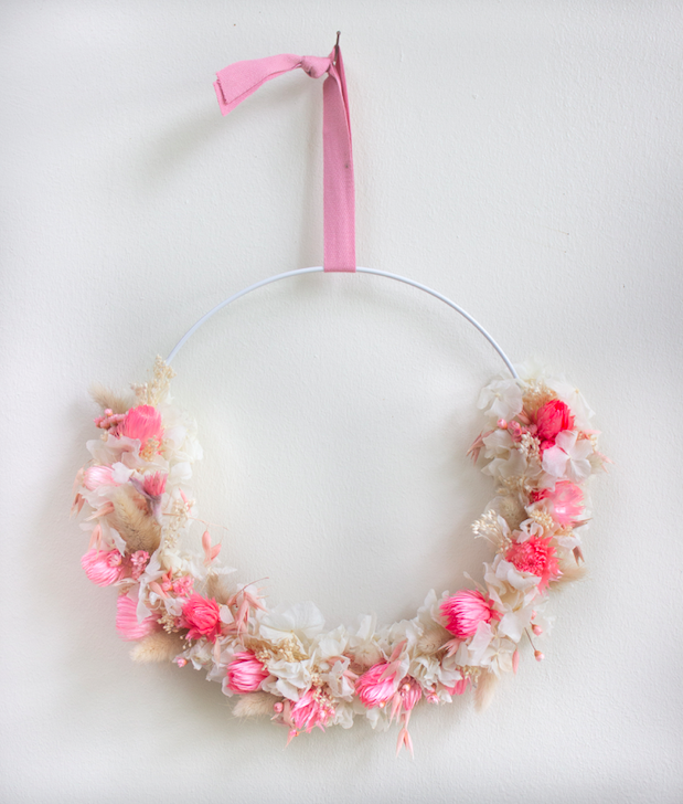 couronne de fleurs séchées