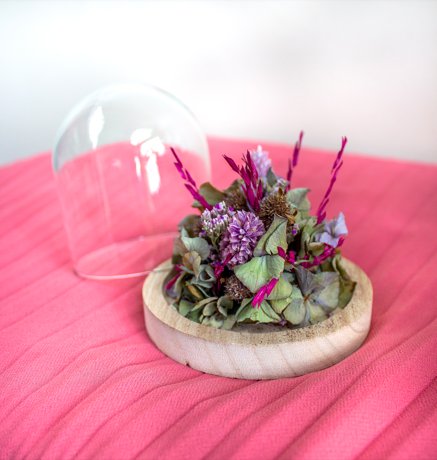 Cloche de fleurs séchées