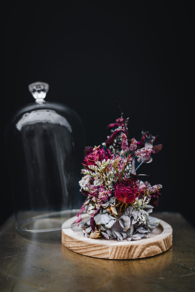 Cloche de fleurs séchées