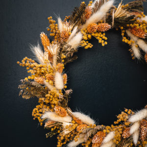 Couronne de fleurs séchées