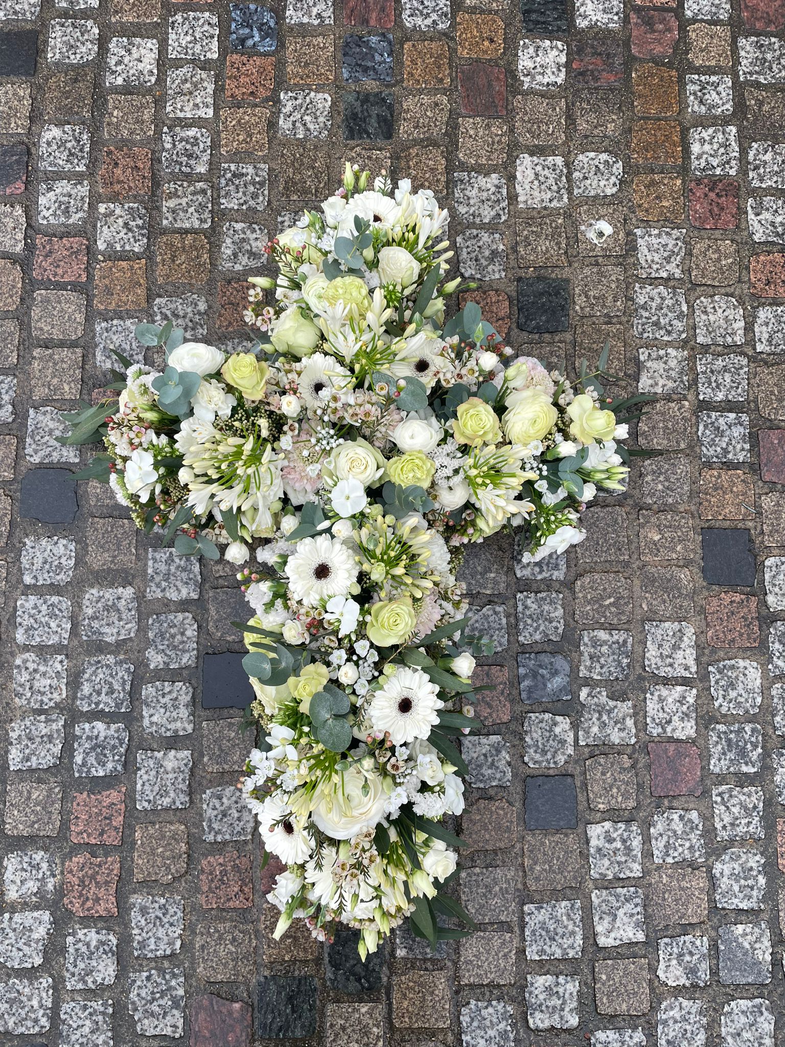 croix deuil fleurs funeraire livraison le mans