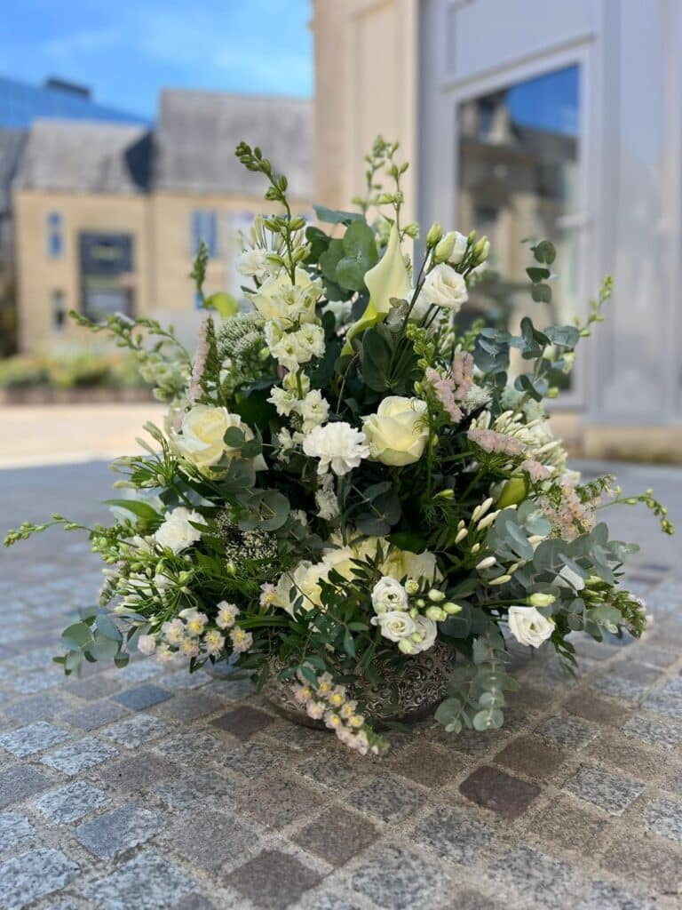 Coussin conique floral pour funérailles, Le Mans